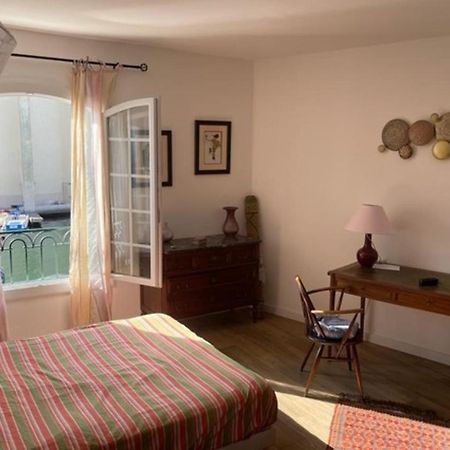 Charming Apartment Overlooking The Lake City Grimaud Bagian luar foto