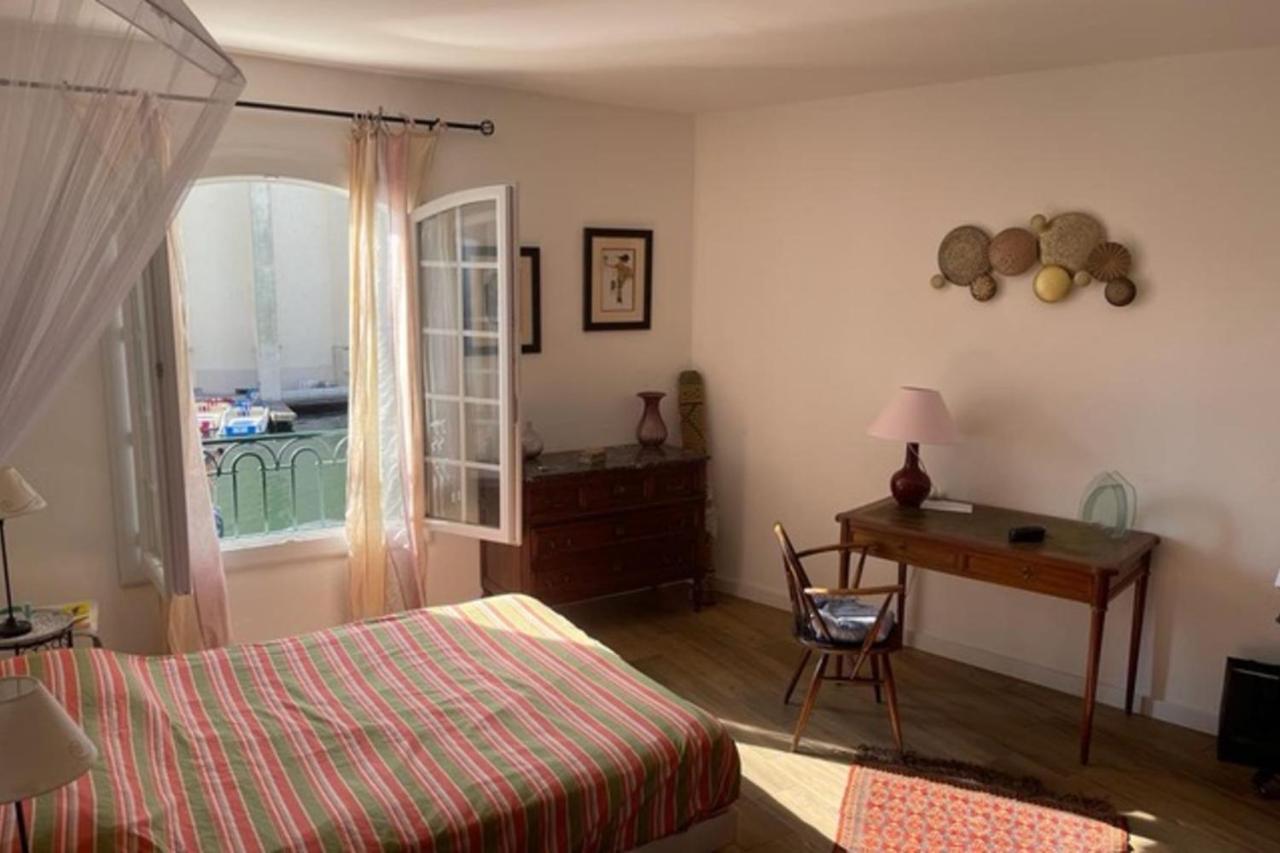 Charming Apartment Overlooking The Lake City Grimaud Bagian luar foto