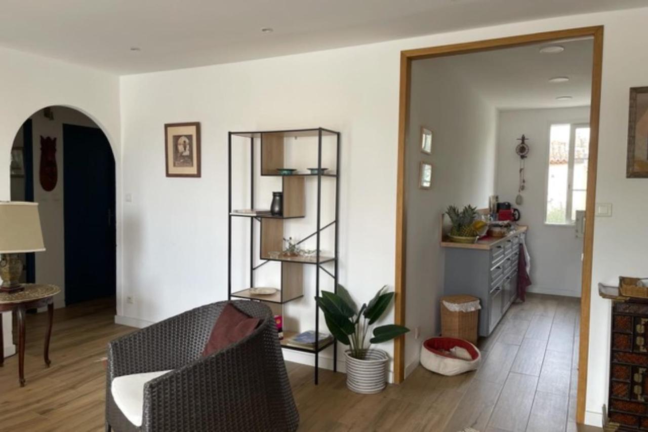 Charming Apartment Overlooking The Lake City Grimaud Bagian luar foto