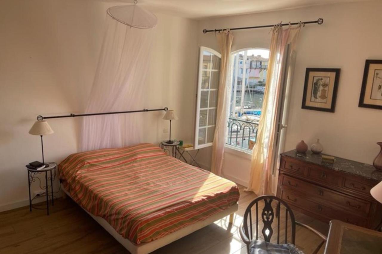 Charming Apartment Overlooking The Lake City Grimaud Bagian luar foto